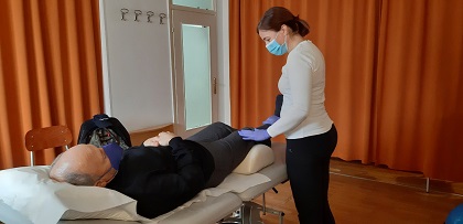 Helana Koste&scaron;ić  Bacc.physioth.  provodi  program vježbi 15 dana nakon operacije
